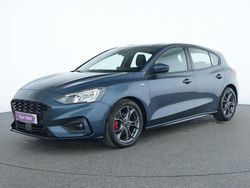 Chroma blau Gebraucht 2021 Ford Focus ST-Line Limousine | 17.657 € (Fairer Preis)