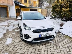 Weiß Gebraucht 2021 Kia Niro Vision SUV | 20.800 € (Fairer Preis)