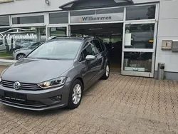 Grau Gebraucht 2017 VW Golf Sportsvan Highline Van / Kleinbus | 14.990 € (Guter Preis)