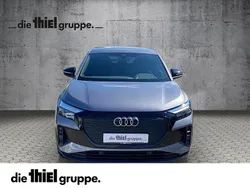 Grau Gebraucht 2022 Audi Q4 Sportback e-tron Sport SUV | 27.980 € (Fairer Preis)
