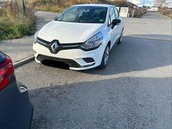 Weiß Gebraucht 2018 Renault Clio IV LIMITED Kleinwagen | 8.600 € (Guter Preis)