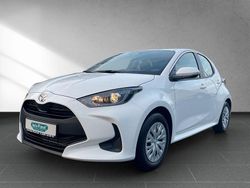 Weiß Neu 2024 Toyota Yaris Hybrid Business Edition Limousine | 23.990 € (Fairer Preis)