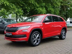 Velvetrot metallic met. Gebraucht 2021 Skoda Kodiaq SportLine SUV | 36.889 € (Fairer Preis)