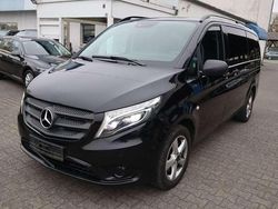 Obsidianschwarz metallic Gebraucht 2018 Mercedes Vito Kombi | 16.990 €
