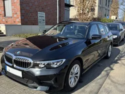 Schwarz Gebraucht 2021 BMW 318 Sport Line Kombi | 20.500 € (Superpreis)