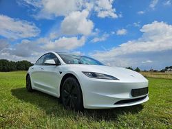 Pearl white multicoat Gebraucht 2024 Tesla Model 3 Long Range AWD Limousine | 42.997 € (Fairer Preis)
