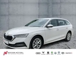 Weiß Gebraucht 2021 Skoda Octavia Style Kombi | 17.430 € (Fairer Preis)