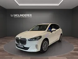 Alpinweiss iii Gebraucht 2023 BMW 216 Active Tourer Luxury Line Van / Kleinbus | 26.900 € (Fairer Preis)