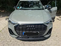 Grau Gebraucht 2022 Audi Q3 SUV | 33.000 € (Guter Preis)