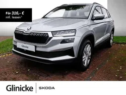 Brilliantsilber metallic Gebraucht 2024 Skoda Karoq Selection SUV | 30.698 € (Guter Preis)