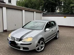 Grau Gebraucht 2004 VW Golf V Kleinwagen | 2.800 € (Fairer Preis)
