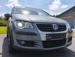 Grau Gebraucht 2007 VW Touran Cross Van / Kleinbus | 7.500 € (Etwas zu teuer)
