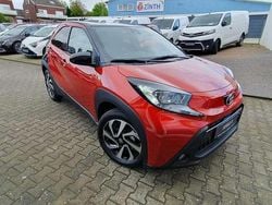 Rot metallic Gebraucht 2024 Toyota Aygo X Team SUV | 21.050 € (Teuer)
