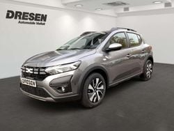 Grau Neu 2025 Dacia Sandero Expression SUV | 19.135 €