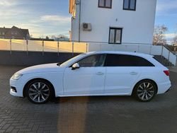 Weiß Gebraucht 2022 Audi A4 Advanced Kombi | 16.999 € (Guter Preis)