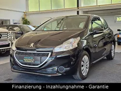 Schwarz Gebraucht 2013 Peugeot 208 Access Kleinwagen | 4.999 €