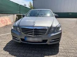 Grau Gebraucht 2012 Mercedes E220 Limousine | 14.500 € (Fairer Preis)