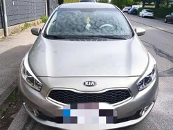 Grau Gebraucht 2013 Kia Ceed DREAM-TEAM Edition Limousine | 7.700 € (Fairer Preis)