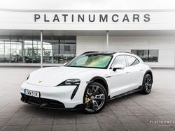 Weiß Gebraucht 2021 Porsche Taycan Turbo S Cross Turismo Limousine | 101.635 € (Teuer)