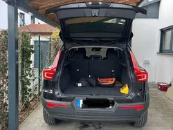 Schwarz Gebraucht 2021 Volvo XC40 Momentum SUV | 19.500 € (Superpreis)