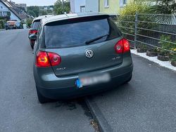 Grau Gebraucht 2004 VW Golf V Limousine | 2.500 € (Fairer Preis)