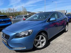 Blau Gebraucht 2014 Volvo V40 Summum Kombi | 7.590 € (Guter Preis)