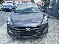 Grau Gebraucht 2016 Hyundai i30 Passion Kombi | 6.150 € (Fairer Preis)