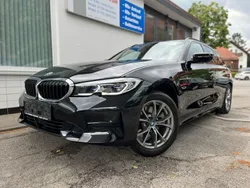 Schwarz Gebraucht 2022 BMW 320e Sport Line Limousine | 31.999 € (Fairer Preis)