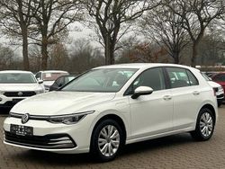Weiß Gebraucht 2022 VW Golf VIII Style Limousine | 23.980 € (Fairer Preis)