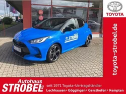 Neptune blue metallic, dach schwarz Gebraucht 2024 Toyota Yaris Hybrid Edition Limousine | 26.980 € (Etwas zu teuer)