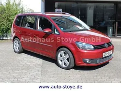 Rot Gebraucht 2011 VW Touran Highline Van / Kleinbus | 9.399 € (Fairer Preis)