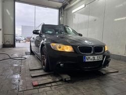 Schwarz Gebraucht 2009 BMW 320 Sport Line Kombi | 5.999 € (Etwas zu teuer)