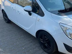 Weiß Gebraucht 2013 Opel Meriva Van / Kleinbus | 7.500 € (Fairer Preis)
