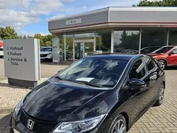 Crystal black pearl Gebraucht 2017 Honda Civic Limousine | 13.450 € (Fairer Preis)