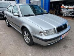 Silber Gebraucht 2000 Skoda Octavia Limousine | 999 € (Etwas zu teuer)