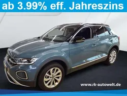 Blau Gebraucht 2024 VW T-Roc Style SUV | 30.250 € (Fairer Preis)