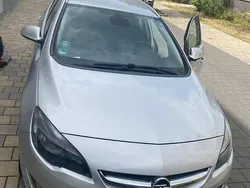 Silber Gebraucht 2014 Opel Astra Kombi | 7.050 € (Guter Preis)
