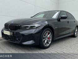 Saphirschwarz metallic Gebraucht 2024 BMW 330e Comfort Edition Limousine | 44.888 € (Fairer Preis)