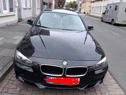 Schwarz Gebraucht 2015 BMW 320 Kombi | 12.000 € (Guter Preis)