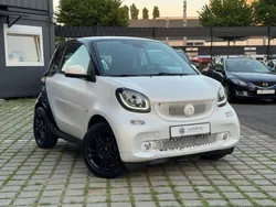 Weiß Gebraucht 2018 Smart ForTwo Coupé Basis Coupé | 15.970 € (Fairer Preis)