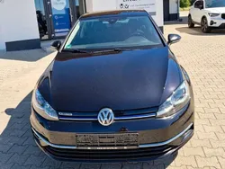 Schwarz Gebraucht 2018 VW Golf VII Limousine | 12.500 € (Etwas zu teuer)