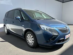 Blau Gebraucht 2016 Opel Zafira Tourer Edition Van / Kleinbus | 5.690 € (Etwas zu teuer)