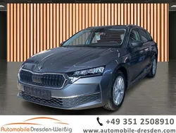 Graphite grau Gebraucht 2024 Skoda Octavia Selection Kombi | 29.980 € (Superpreis)