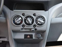 Silber Gebraucht 2011 Suzuki Alto Club Kleinwagen | 2.900 € (Fairer Preis)