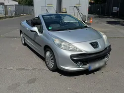 Silber Gebraucht 2007 Peugeot 207 CC Cabrio | 2.999 € (Fairer Preis)
