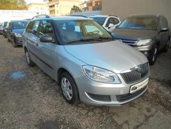Silber Gebraucht 2011 Skoda Fabia Special Kombi | 5.990 € (Etwas zu teuer)
