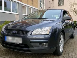 Grau Gebraucht 2007 Ford Focus Kombi | 2.100 € (Guter Preis)