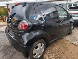 Schwarz Gebraucht 2011 Toyota Aygo Kleinwagen | 3.700 € (Fairer Preis)