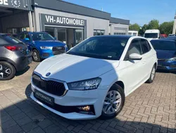 Moonweiss metallic Gebraucht 2024 Skoda Fabia Sport Kleinwagen | 22.500 € (Fairer Preis)