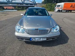 Schwarz Gebraucht 2003 Mercedes C200 Elegance Limousine | 3.600 € (Etwas zu teuer)